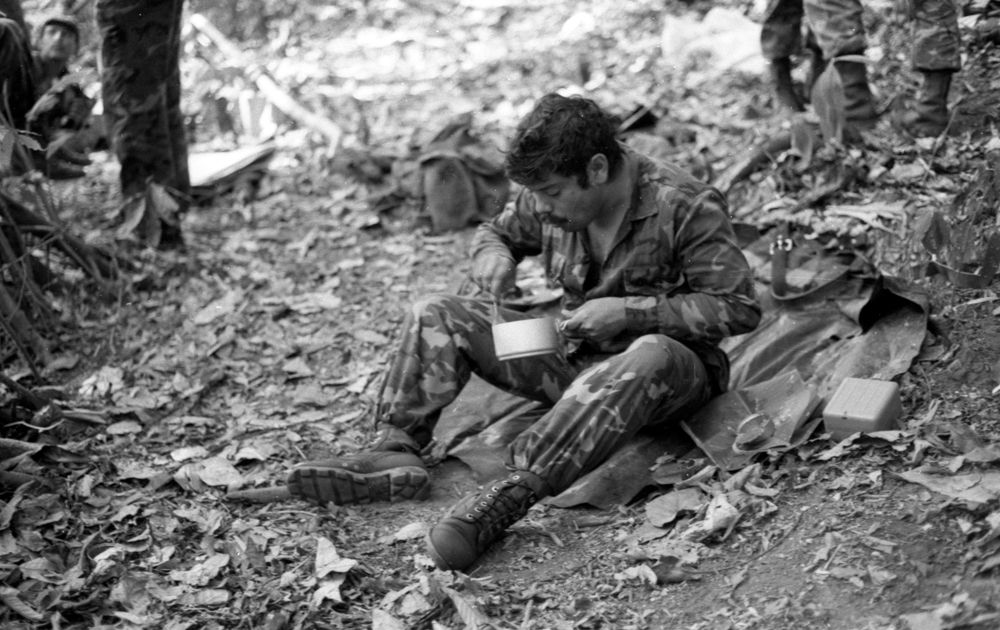 El capitán José Ramón Berríos durante el Operativo Inter Armas, en 1987. Foto: Cortesía - Archivo personal de Óscar Navarrete / La Prensa.