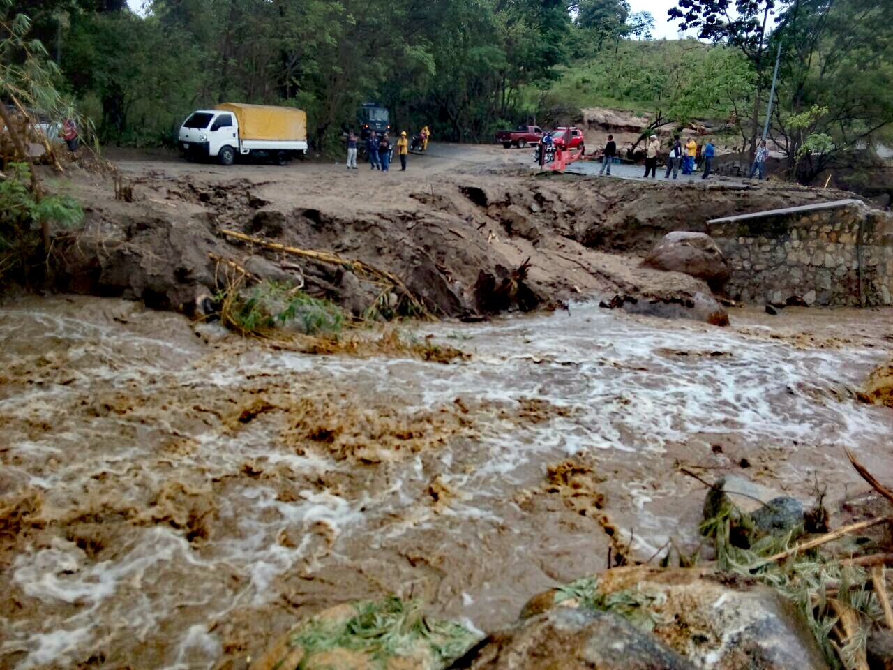 Jalapa Incomunicada Por Lluvias Y Derrumbes En La Carretera Panamericana