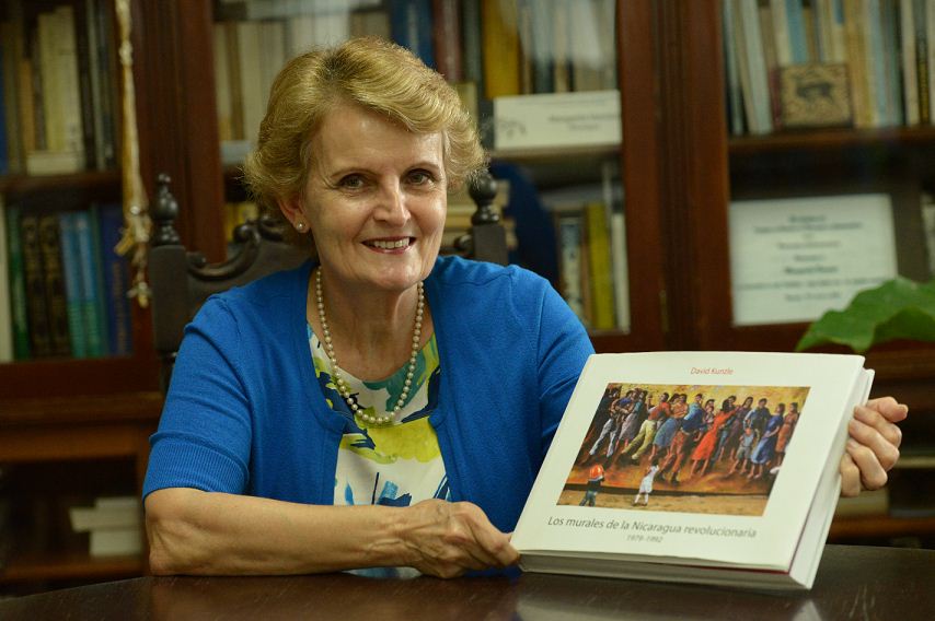 Margarita Vannini, presenta el libro Los murales de la Nicaragua revolucionaria 1979-1992, de historiador de arte David Kunzle. LAPRENSA/Uriel Molina